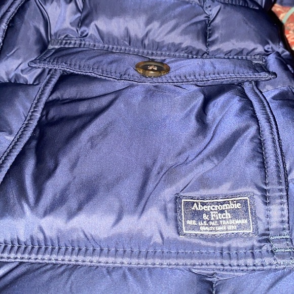 Abercrombie & Fitch down filled puffer coat - Picture 10 of 12
